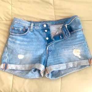 Levi’s 501 Jean shirt size 28
